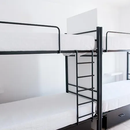 Stork Hostel *